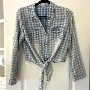 Adorable tie crop pearl button down